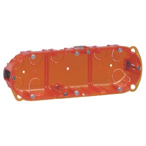   Cutie încastrată Legrand Batibox, cutie universală cu 3 prize, adâncime 40 mm - 80103