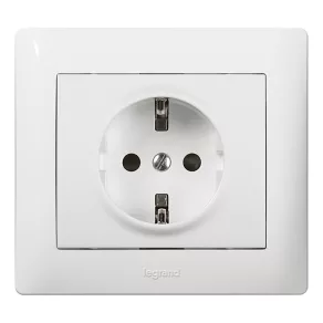   Legrand 771063 Galea Life 2P+F priză cu obturator de siguranță, cu arc, albă