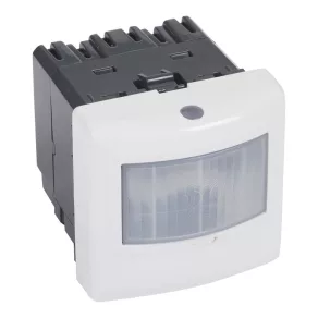   Detector de mișcare cu infraroșu Legrand LM, montat încastrat, 180°, 3 fire - 574009