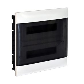   Legrand PractiboxS seria 2, 18 module, cutie de distribuție mică pentru încastrare în pereți din cărămidă (650 °C), cu ușă transparentă de culoare fumurie, împământare de protecție și terminal de distribuție neutru - 137157