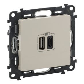   Priză de încărcare Legrand Valena Life cu conectori dubli USB tip C + USB tip A, 5 V–3 A–15 W, protecție la supratensiune <gt/>1 kW, SELV clasa II, culoare ivoriu - 753206