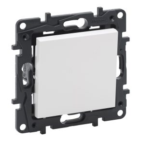 legrand-niloe-step-alb-n101-buton-unipolar-6a-863109-3414971834422