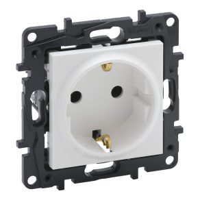 legrand-niloe-step-alb-2p-f-soclu-surub-863121-3414971834668