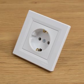   Schneider Electric Asfora - EPH2900121 - Priză 2P+F, cu șurub, cu ramă, albă