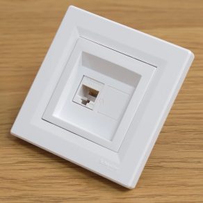   Schneider Electric Asfora - EPH4300121 - 1xRJ45 Cat5e UTP priză, albă