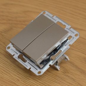   Schneider Electric Asfora - EPH0600169 - Comutator dublu, conexiune cu arc, bronz (106+6)