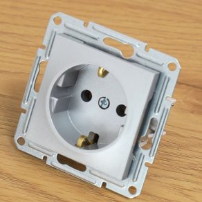   Schneider Electric Asfora - EPH2900161 - Priză 2P+F, cu șurub, din aluminiu