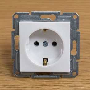   Schneider Electric Asfora - EPH2970121 - Priză 2P+F, cu șurub, fără cadru, albă