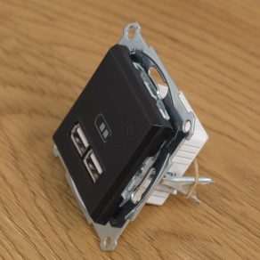   Schneider Electric Asfora - EPH2700271 - Încărcător dual USB, 2,1 A, A+A, antracit