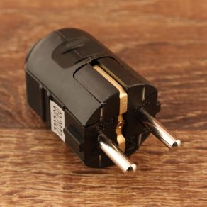 Ștecher pivotant, cu împământare, din plastic, negru