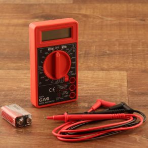   Dispozitiv de măsurare pentru testarea diodelor, cu afișaj digital