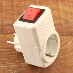 Priză cu întrerupător, cu împământare