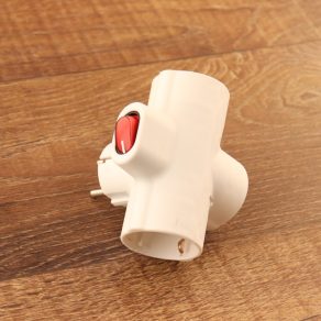 Întrerupător de lumină cu distribuție T