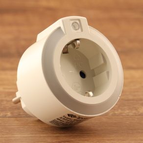   Lumină direcțională LED cu priză și comutator crepuscular - GAO 6007H