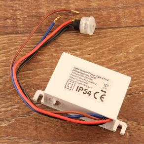 Comutator crepuscular exterior poate fi încorporat (10A)