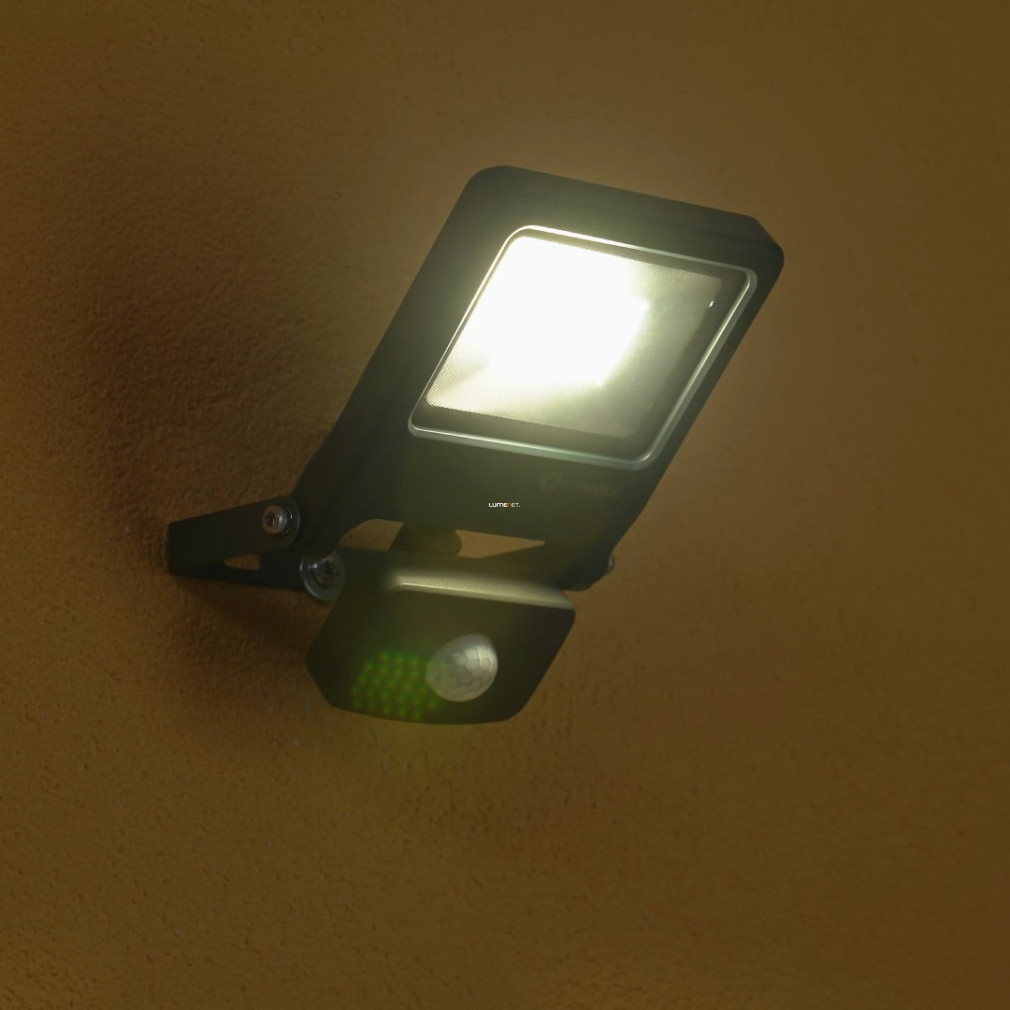 Ledvance Endura Flood LED reflector cu senzor de mișcare 20W, 3000K, 1700lm, IP44, gri
