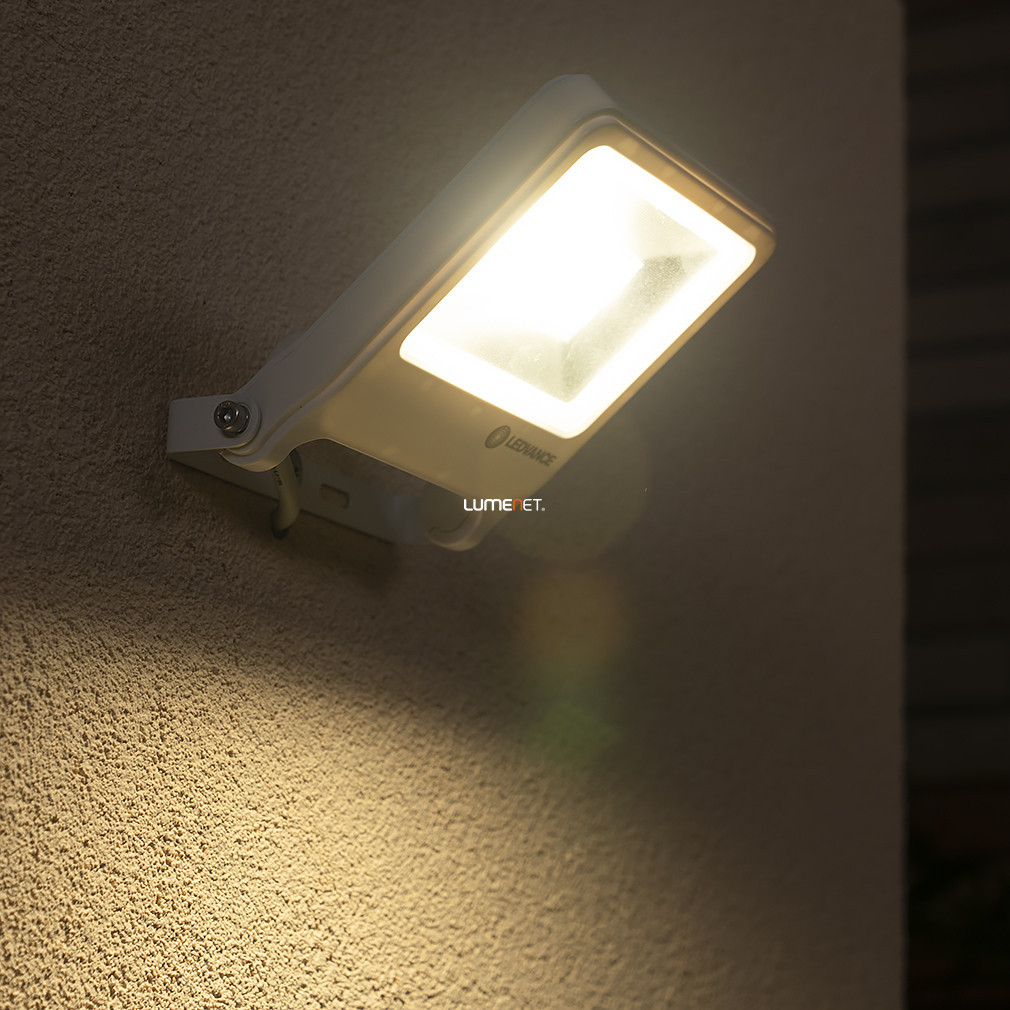 Ledvance LED reflector, alb cald, 30 W (Endura Flood)