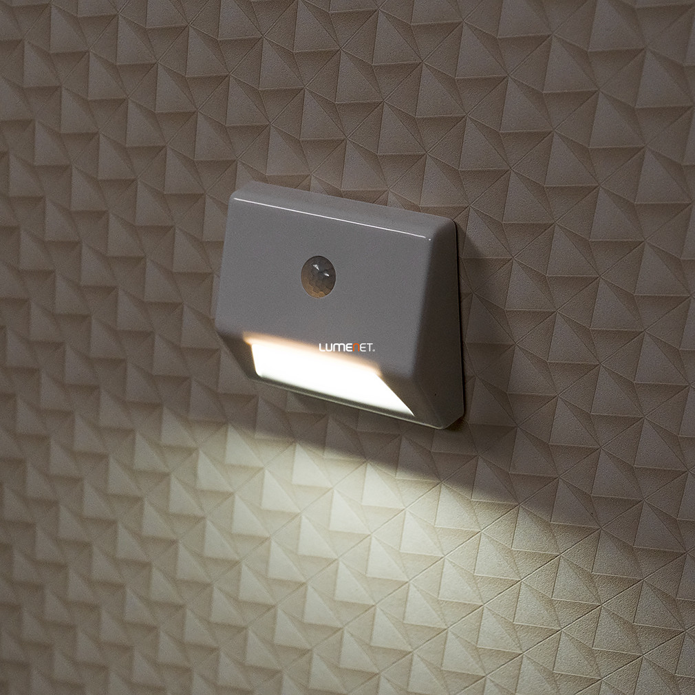 Ledvance ajtóvilágító LED lámpa fény és mozgásérzékelővel, hidegfehér, 0,25 W, elemmel, fehér (Nightlux Stair)