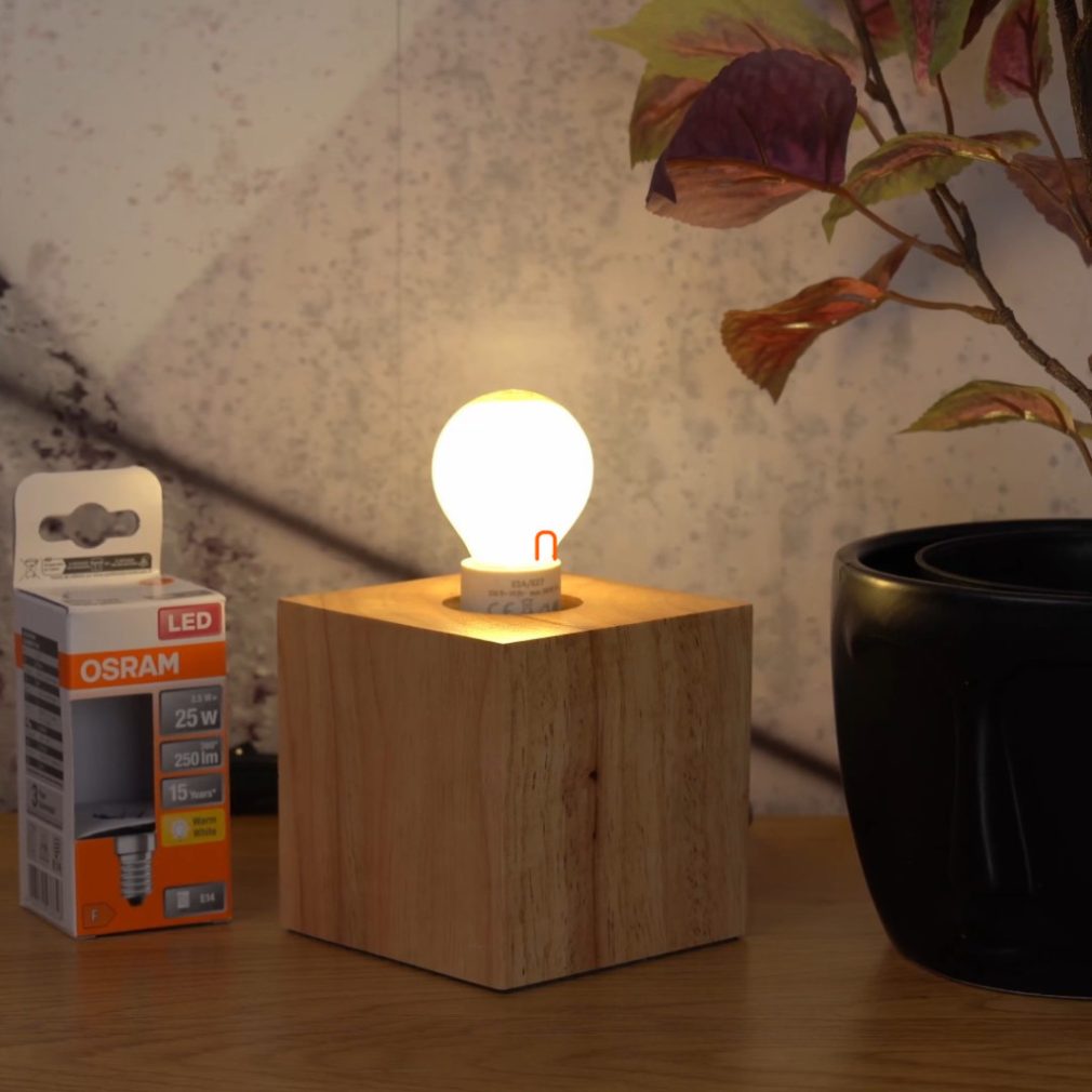 Osram E14 LED Star glob mic 2,5W 250lm 2700K alb cald 300° opal - înlocuiește becul de 25W