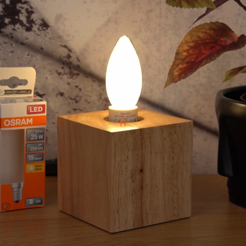 Osram E14 LED Star lumânare 2,5W 250lm 2700K alb cald 300° opal - înlocuiește becul incandescent de 25W