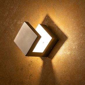   Lampă LED Ledvance Endura Style Pyramid pentru exterior, montată pe perete, argintie, IP44, 9 W, 3000 K, 600 lm, 10 x 12,5 cm