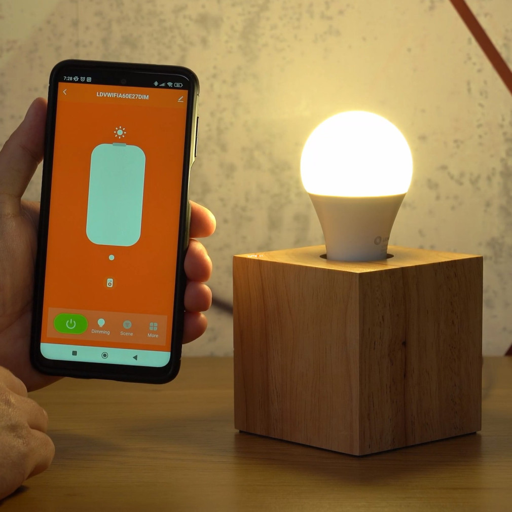 Ledvance Smart+ WIFI E27 LED 9W 806lm 2700K alb cald 3 buc./cutie - înlocuiește becuri de 60W