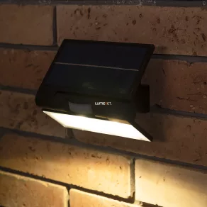   Lampă LED solară de exterior Ledvance cu senzor de lumină și mișcare, 2,9 W, alb cald (Endura Flood)
