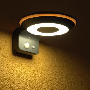   Lampa LED de exterior Ledvance Endura Style Glow, alimentată cu energie solară, cu senzor de mișcare