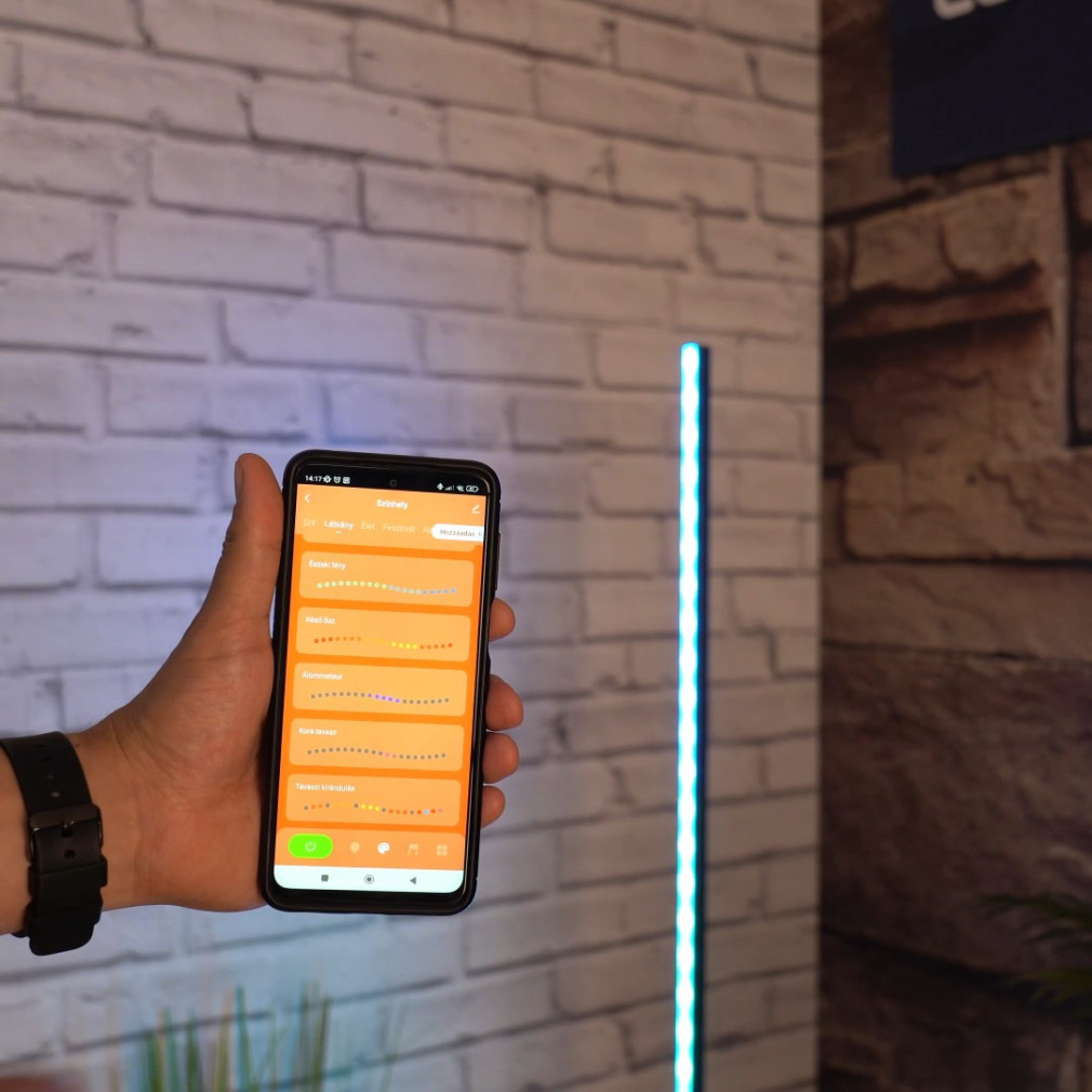 Ledvance Smart+ WIFI lampă de podea LED inteligentă cu telecomandă, 140 cm, negru