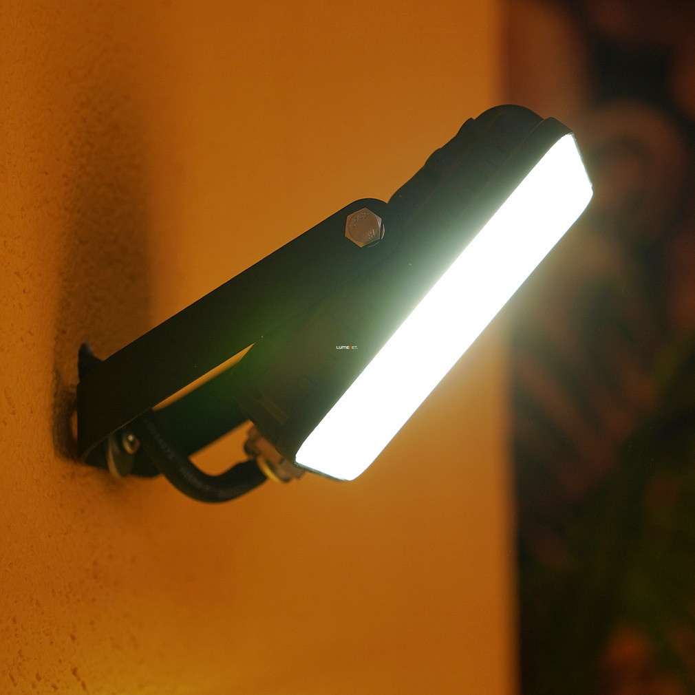 Ledvance LED reflector, alb rece, 10 W (Essential Floodlights)