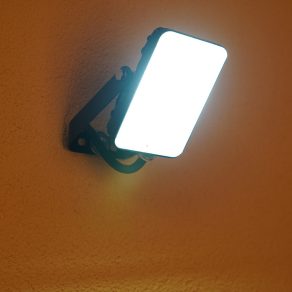   Spot LED Ledvance, alb extra rece, 10 W (Proiectoare esențiale)