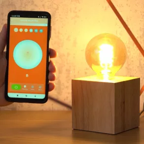   Ledvance Smart+ WIFI E27 LED, 8 W, alb rece/alb cald, 600 lm, Globe80, auriu (Classic)