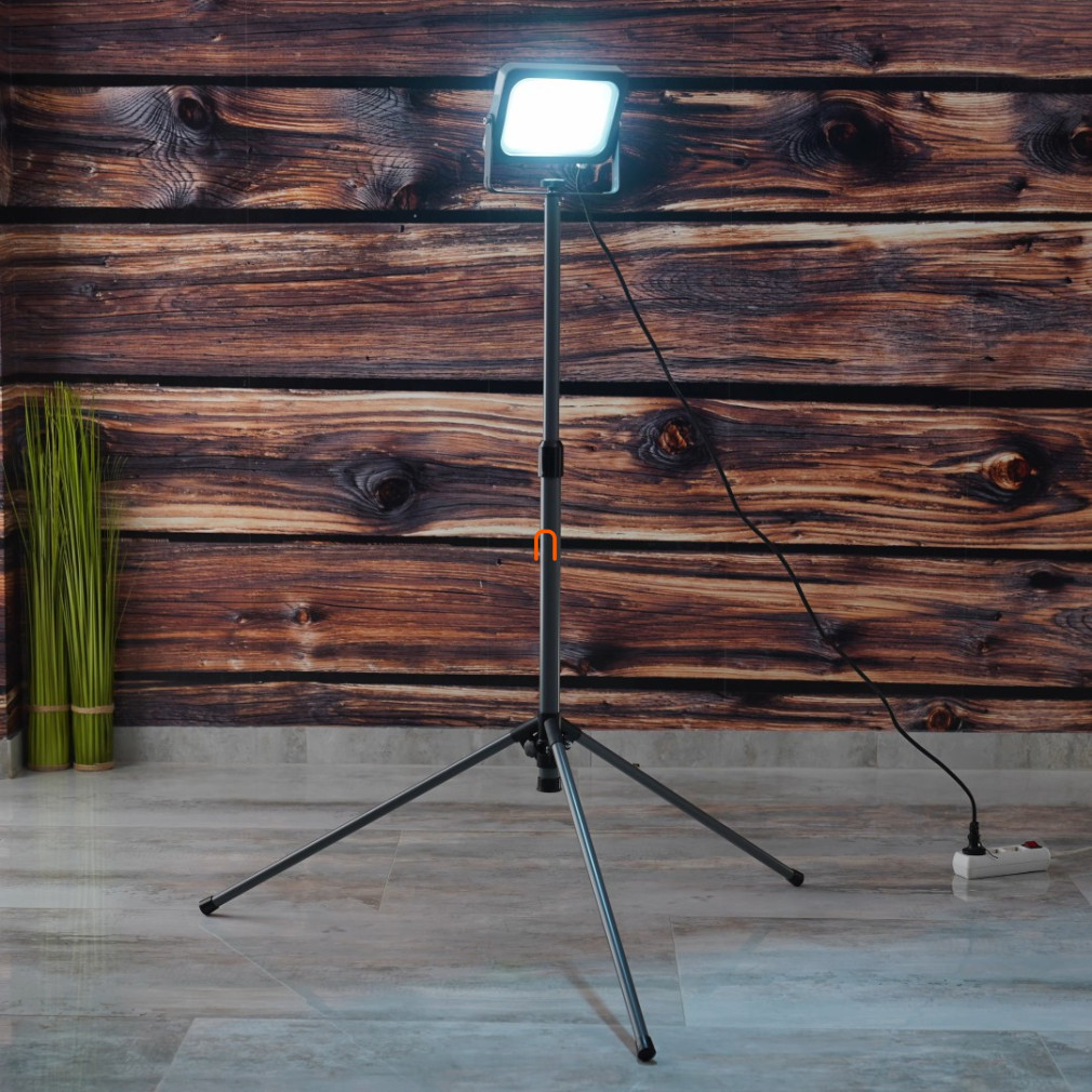 Lampa de lucru LED Ledvance Tripod 30 W, alb rece intens (Worklight Value Tripod)