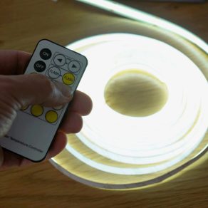   Bandă LED Ledvance cu telecomandă, 5 metri, alb rece/cald (cu unitate de alimentare)