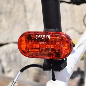   Lampă pentru bicicletă, alimentată cu baterii, Cateye (Omni 3)