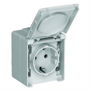 Priză Efapel, cu împământare, albă, IP65 (48131-CBR)