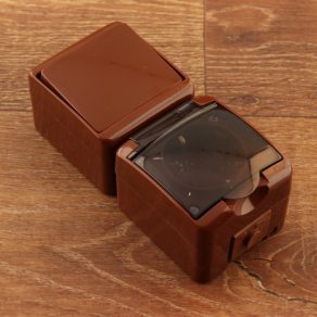 Set de întrerupătoare și prize, vertical