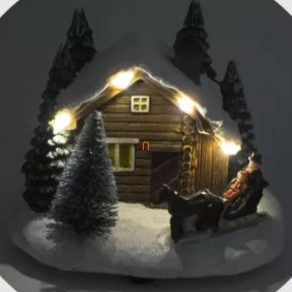   Cabană de Crăciun iluminată și acoperită de zăpadă, cu sanie