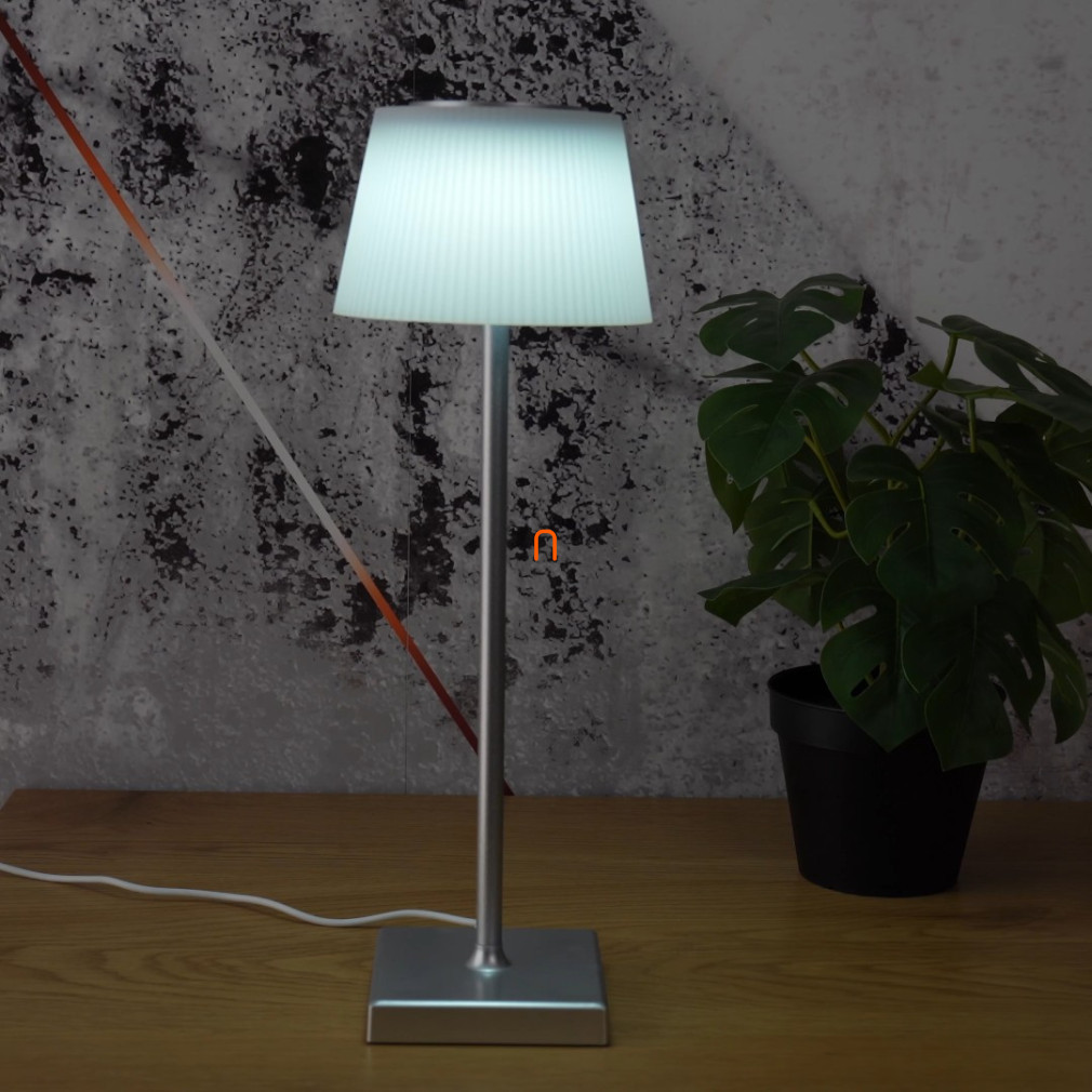 Lampa de birou LED reglabilă, culoare alb-argintiu - Taena Rábalux 76013, USB, comutator tactil, protecție împotriva stropirii cu apă, 3000-5000 K, 200 lm, 4 W