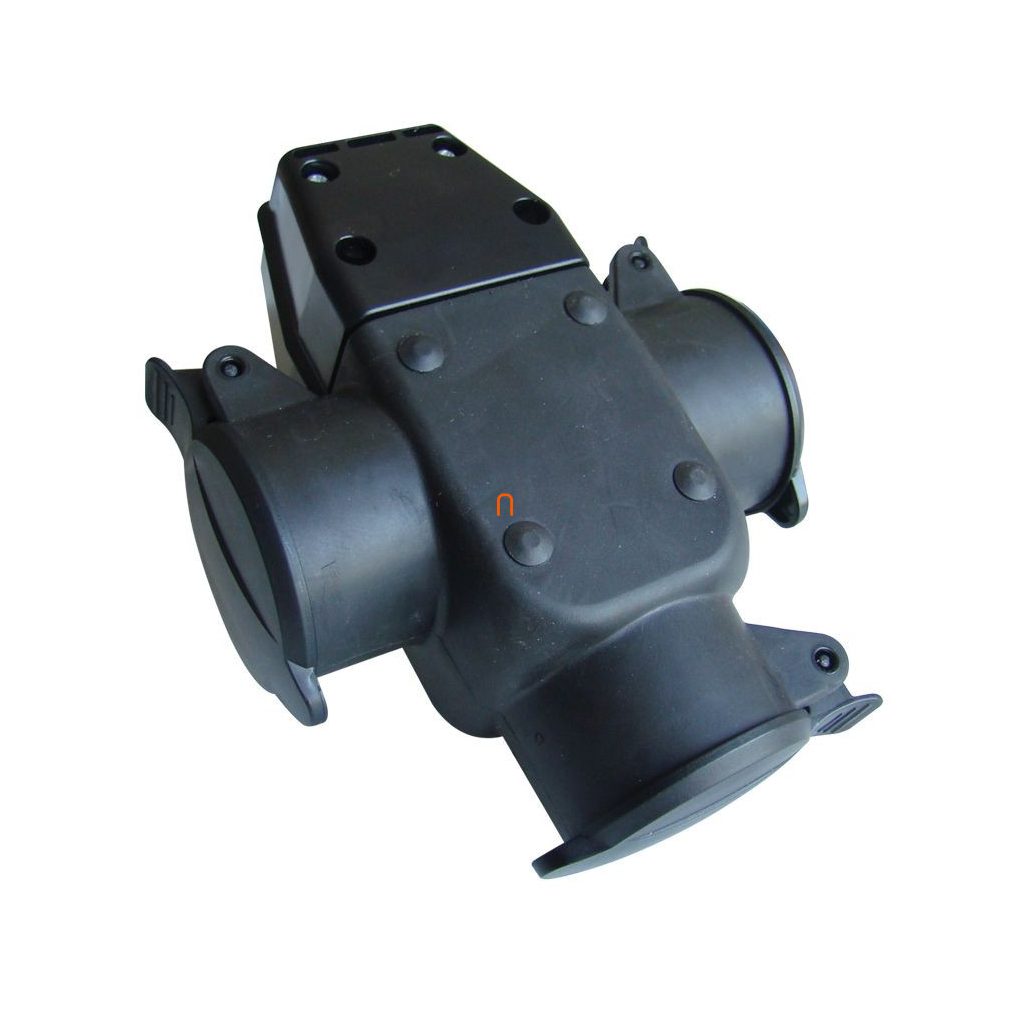 Tracon adaptor industrial portabil cu 3 prize 2P+F, IP44 TICS-A4