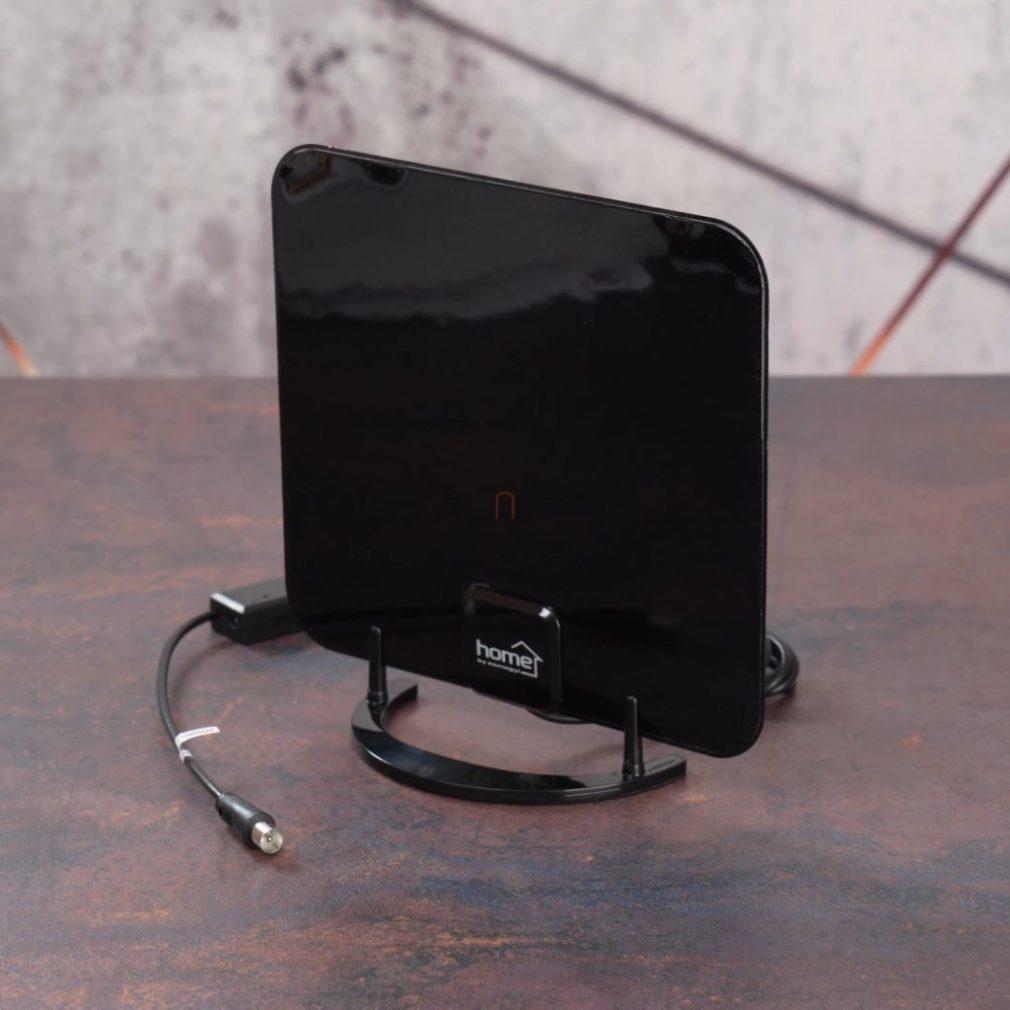 Amplificator de antenă de cameră, 52 dB, FM, VHF, UHF, recepție semnale analogice și digitale, sensibilitate ridicată, alimentare cu adaptor de rețea FZ 52 DVB-T/T2