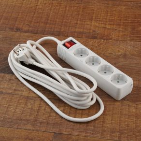   Priză multiplă Stilo cu 4 prize, cablu de 5 m și întrerupător - STI774