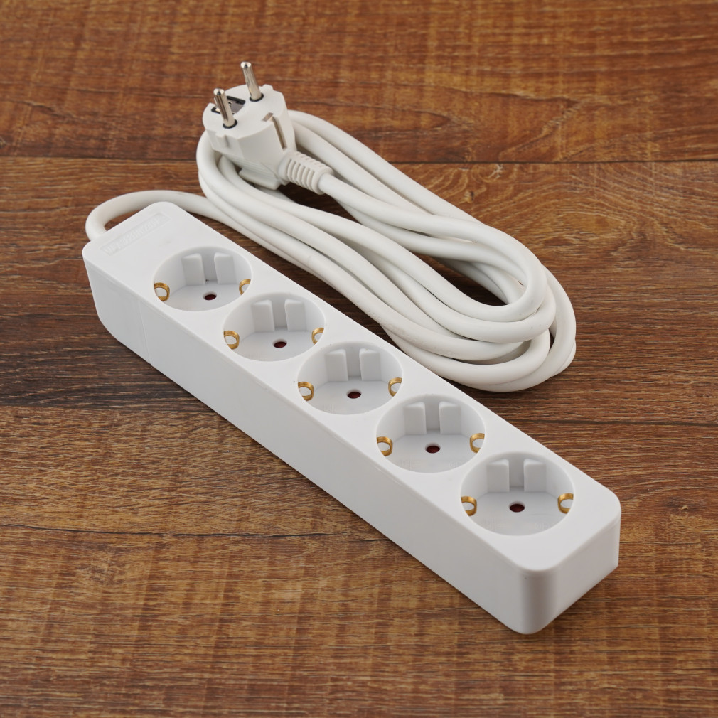 Distribuitor de rețea Stilo cu 5 prize, 3fm MT cu cablu 3x1,5mm2