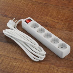   Priză multiplă Stilo cu 5 prize, cablu de 3 m și întrerupător - STI779