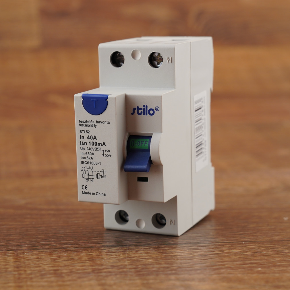 Stilo Fi releu 2P 40A 100mA tip A