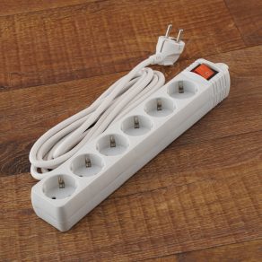   Priză multiplă Stilo cu 6 prize, cablu de 3 m și întrerupător - STI959