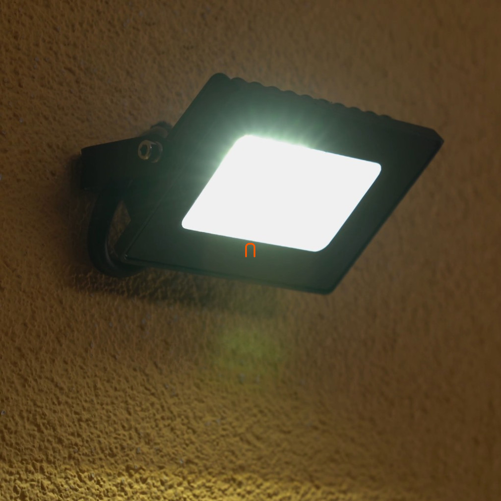 Reflector LED 10W 800lm 200-240VAC IP65 4000K 120 grade 15x SMD2835 LED plat negru 115*106*35mm aluminiu - Slim deLux DEL1444