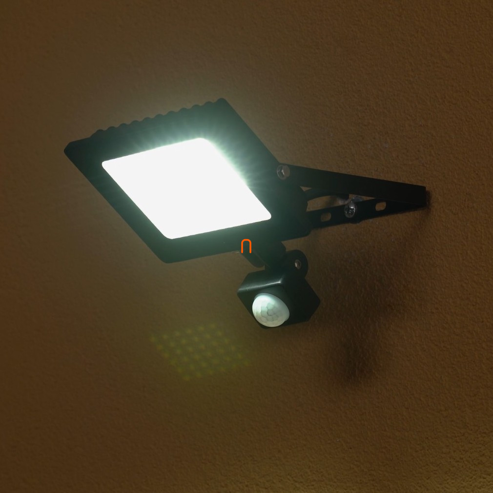 Proiector LED 30W senzor de mișcare, plat, negru IP65 DEL1716