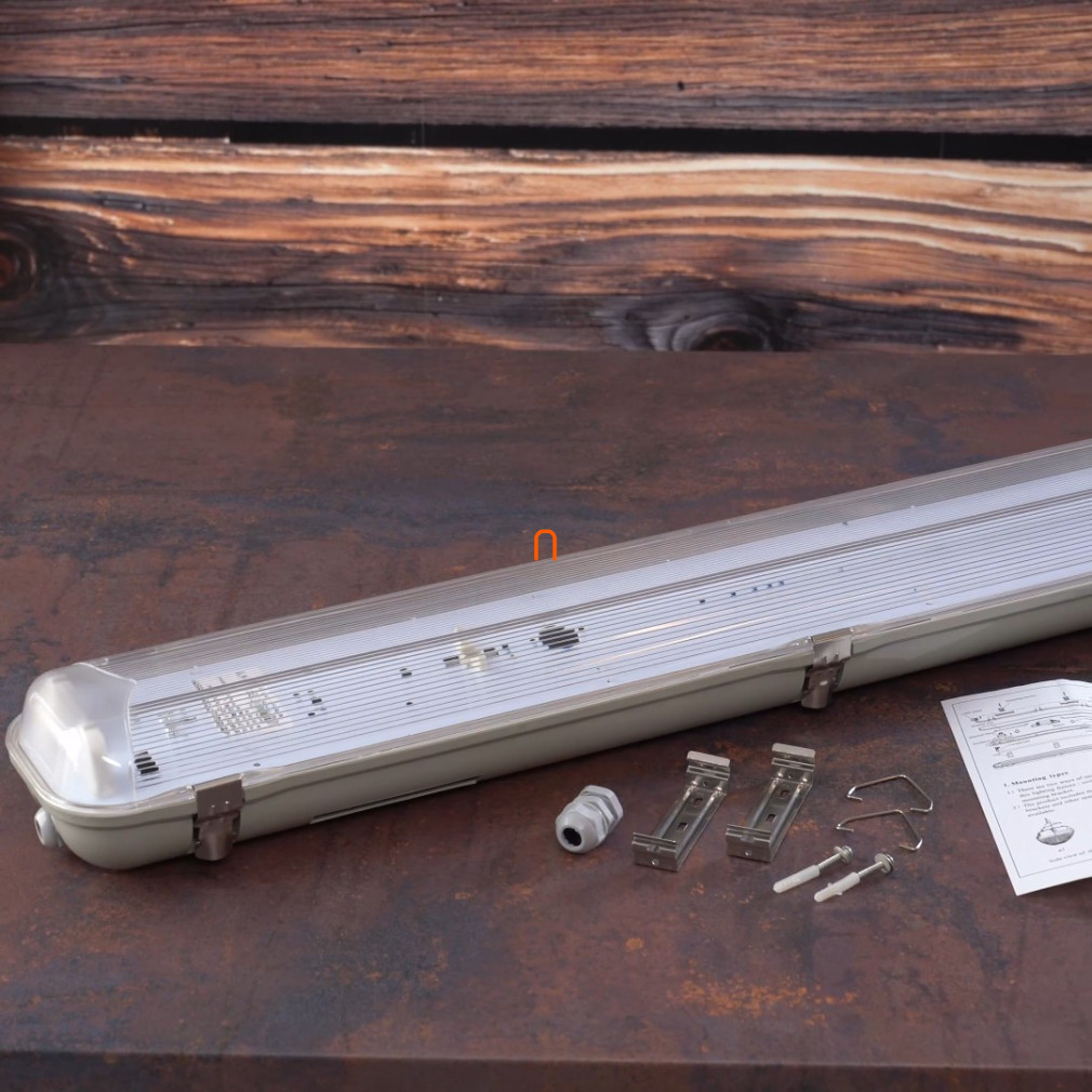Corp de iluminat fără praf și abur, echipat cu tub LED 2x36W, cu închizători metalice