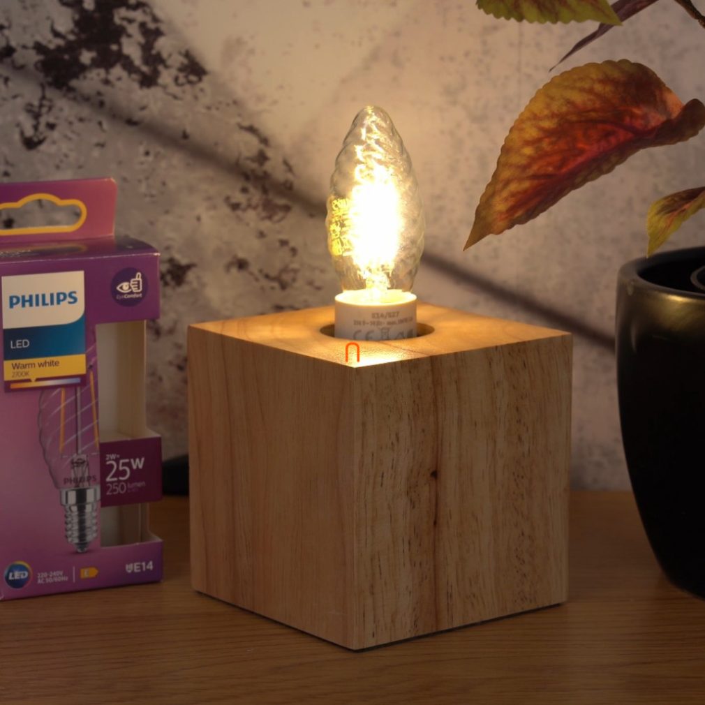 Philips E14 LED 2W 250lm 2700K alb cald, lumânare - înlocuiește becul incandescent de 25W